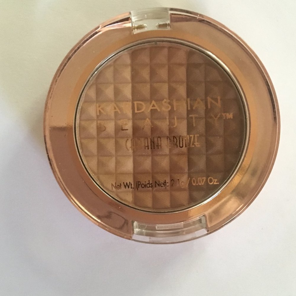 Kardashian Beauty Bronzer in Cabana Bronze